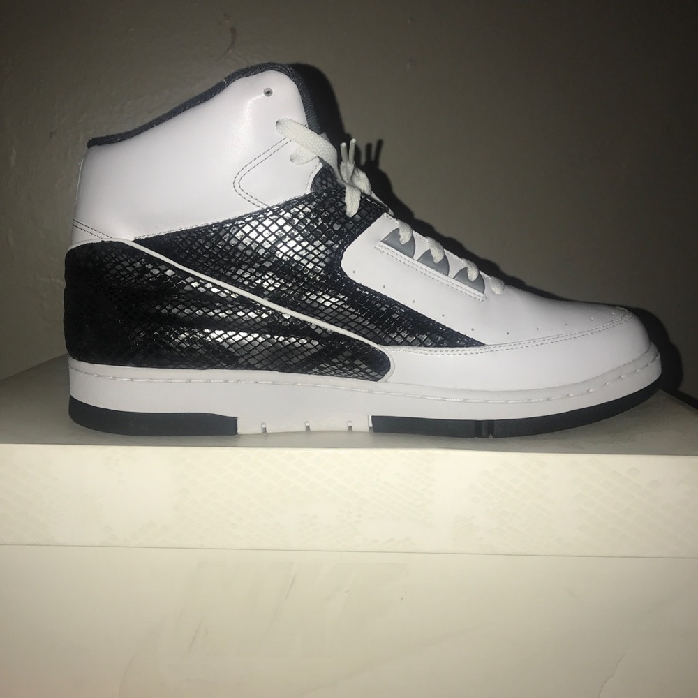 Nike Python Shoes - Picture 2 of 3